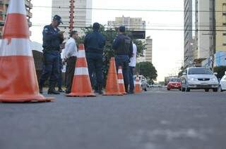 Fiscalização tem como objetivo reduzir a criminalidade nas ruas. (Foto: Alcides Neto)