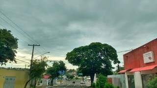 Campo Grande amanheceu com céu nublado  (Foto: André Bittar)