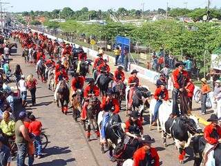 Cavalgada de 1,2 mil cavaleiros marca abertura do evento (Foto: Divulgação Famasul) 