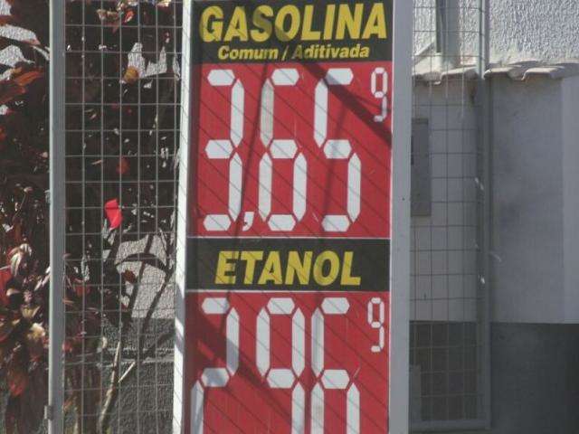 Com imposto mais caro, litro da gasolina sobe at&eacute; R$ 0,70 na Capital