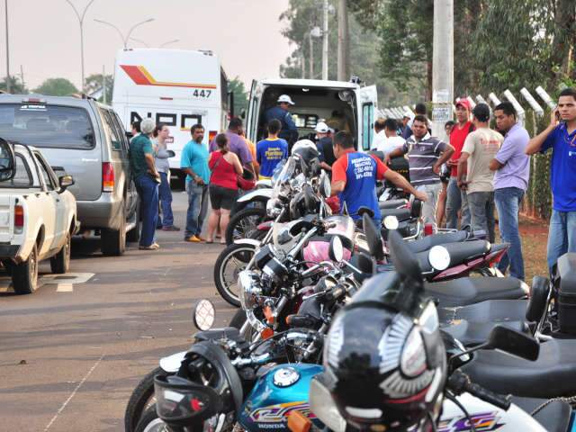  Em 1h30 de blitz na Interlagos Pol&iacute;cia multa 14 carros, 17 motos e &ocirc;nibus 