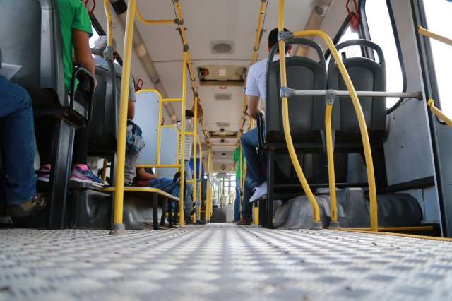 Prefeito sanciona isen&ccedil;&atilde;o do ISS do transporte coletivo por tr&ecirc;s meses