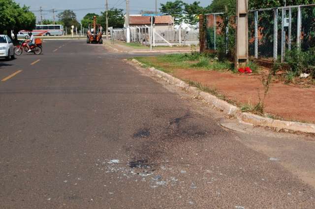 Motociclista atingiu pedestres na cal&ccedil;ada ap&oacute;s colis&atilde;o