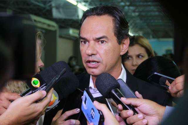 &quot;Quem sofre &eacute; o cidad&atilde;o&quot;, afirma Marquinhos sobre contrato da &Aacute;guas