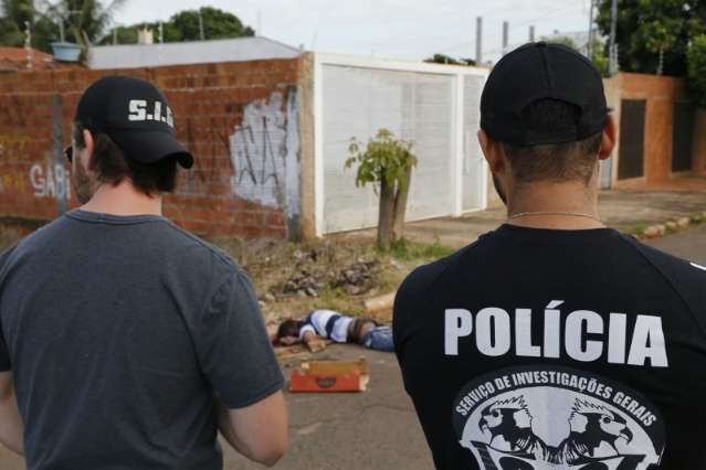 Jovem que matou homem se passa por irm&atilde;o g&ecirc;meo para escapar da pol&iacute;cia