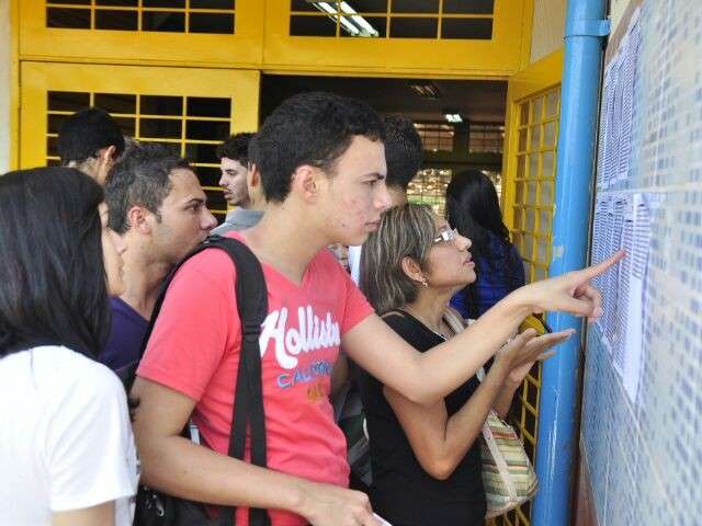Na UFMS, estudantes se perdem e correm contra o tempo para fazer o Enem