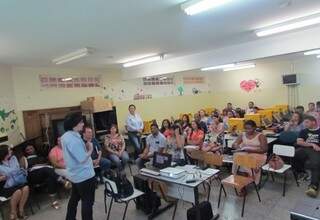 Professores participam de palestra para conhecer trabalho da Justiça Restaurativa. (Foto:Divulgação) 
