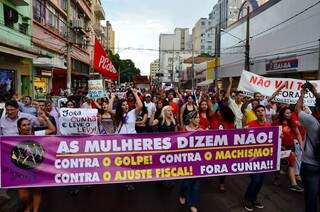 Imagem das mulheres em uma das manifestações de 2016. (Foto: Arquivo/Sérgio de Souza Junior)