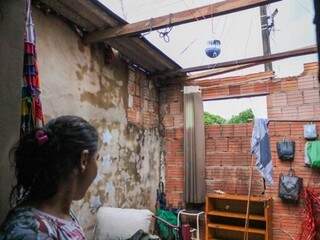 Teto de 6 crianças desapareceu e lar precisa de tudo para recomeçar Teto de 6 crianças desapareceu e lar precisa de tudo para recomeçar