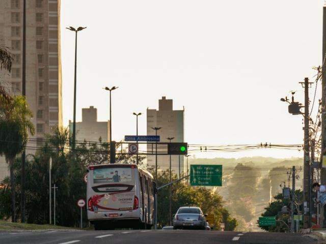 Sexta-feira ser&aacute; de c&eacute;u parcialmente nublado e chuva isolada em MS