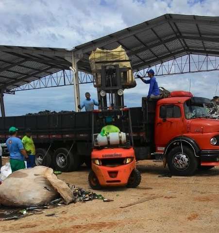 Parceria com empresas visa  realizar descarte correto de vidros na Capital