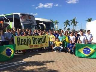 Grupo a favor do Impeachment viaja para Brasília (DF), onde vai acompanhar a votação na Esplanada dos Ministérios. (Foto: Direto das Ruas)