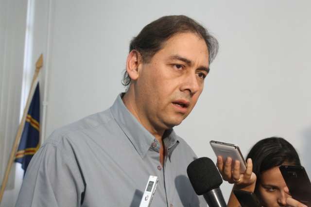 Empresas fazem forte press&atilde;o para elevar tarifa de &ocirc;nibus, diz Bernal