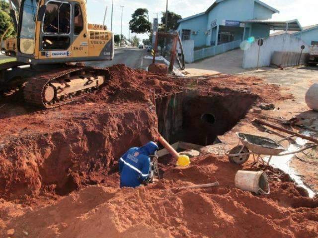 Na Avenida Bandeirantes, 40% da drenagem est&aacute; pronta