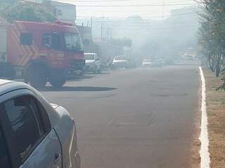 Fumaça dificultou visibilidade de motoristas (Foto: Direto das Ruas)