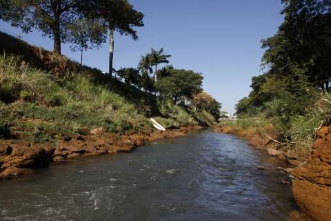 Ibama recusa apurar contaminação em rio e atribui obrigação à prefeitura