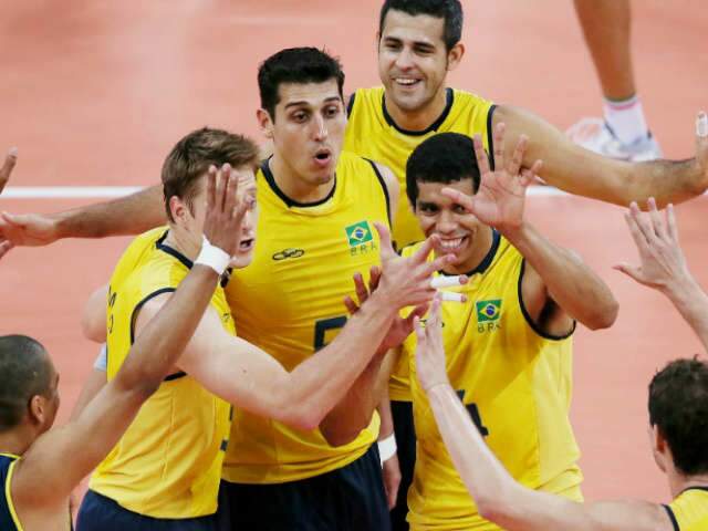  Brasil bate It&aacute;lia e disputa ouro com a R&uacute;ssia no v&ocirc;lei masculino
