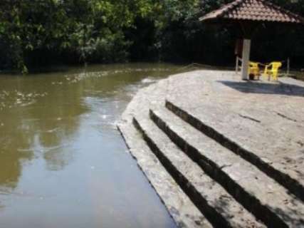 Rio Formoso transborda com volume de chuva e interdita atrações turísticas