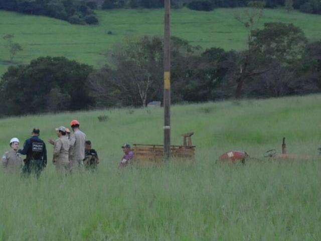 Gerente de fazenda morre eletrocutado ao tentar religar energia em poste