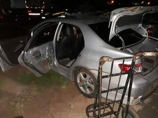 Droga foi encontrada no porta-malas de veículo (Foto: Divulgação/Batalhão de Choque) 