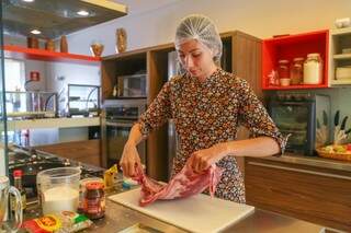 Chef Fernanda Veiga ensina a preparar itens básicos da ceia de ano novo (Foto: Fernando Antunes)