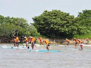 Stand up paddle é uma das modalidades dos Jogos de Aventura (Foto: Prefeitura de Corumbá/Divulgação)