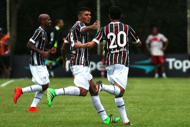 Magno Alves marca, classifica o Fluminense e elimina o Am&eacute;rica 