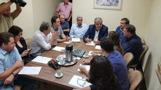 Carlos Marun reunido com a cúpula do PMDB (Foto: Mayara Bueno)