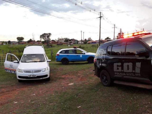 Corpo &eacute; encontrado em terreno baldio no Coophavila II