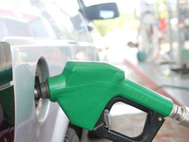 Opera&ccedil;&atilde;o flagra irregularidades em 13 bombas de combust&iacute;veis na fronteira