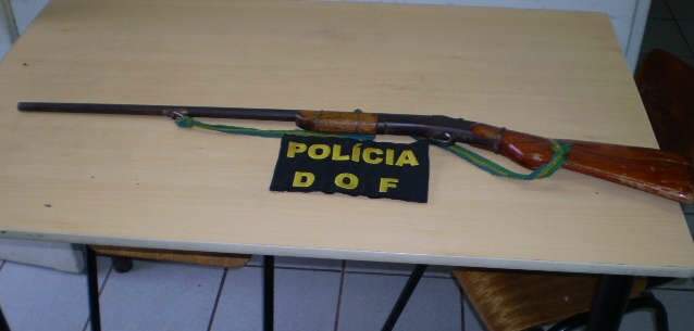  Dois homens s&atilde;o pressos por assaltar fam&iacute;lia em Corumb&aacute;