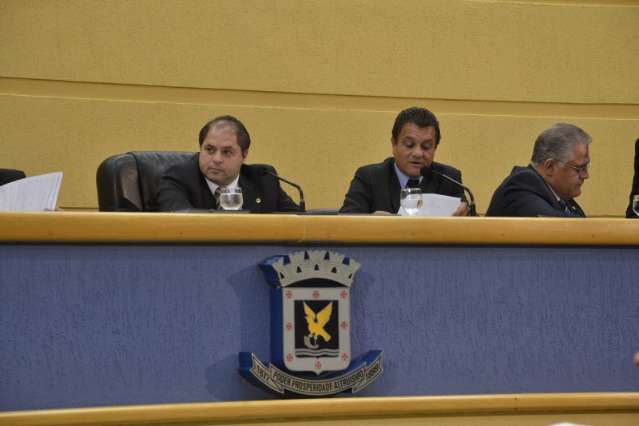 C&acirc;mara aprova obriga&ccedil;&atilde;o de Bernal explicar &quot;contratos emergenciais&quot;