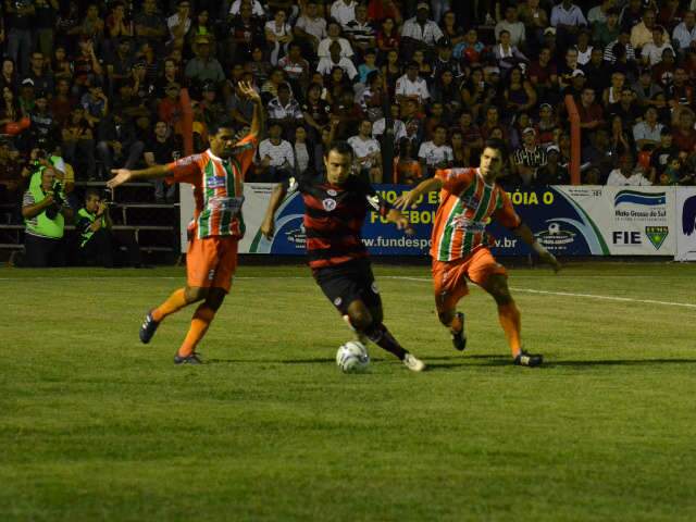  &Aacute;guia Negra e Naviraiense voltam para o 2&ordm; tempo; jogo segue 0 a 0