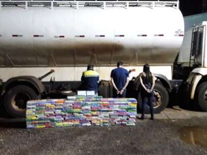 Polícia Militar apreende 537 quilos de cocaína em fundo falso de caminhão 