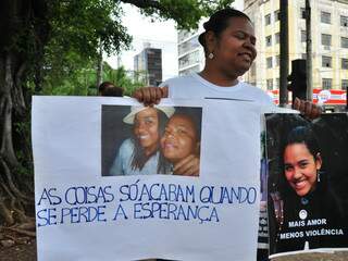 Eliane Aparecida da Silva, mãe de Bruna: “ela tirou a vida da minha filha, ficou 3 meses presa e agora está solta. Eu quero Justiça e vou lutar”. (Foto: João Garrigó)