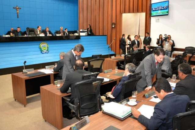 Assembleia aprova novos crit&eacute;rios para beneficios fiscais a mototaxistas