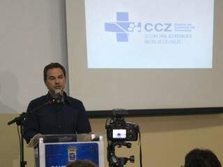 Marquinhos afirma que sistema facilitará acesso ao serviço do CCZ. (Foto: Marina Pacheco)