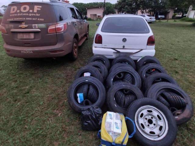 Jovem &eacute; flagrada com ve&iacute;culo abarrotado de pneus e cigarros do Paraguai