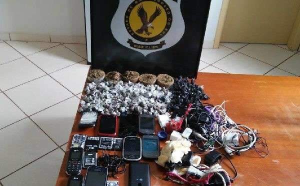 Pente fino encontra drogas e celulares em cela do Pres&iacute;dio de Tr&acirc;nsito
