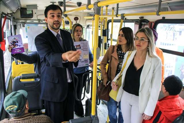 Prefeitura lança campanha que combate abuso contra a mulher em ônibus