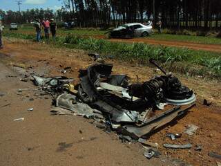 Cena do acidente na BR-163, a rodovia que corta Mato Grosso do Sul e registra o maior índice de mortes. (Foto: Sidney Assis)