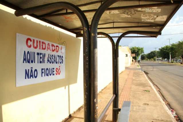 Ap&oacute;s onda de assaltos e baleamento, faixa alerta para risco em ponto