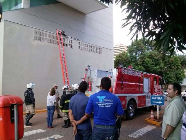 Inc&ecirc;ndio em ar-condicionado causa tumulto na Central do Cidad&atilde;o