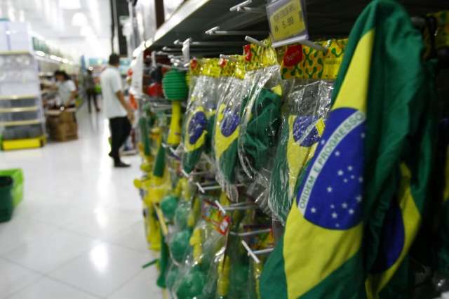 Governo define expediente de 49 mil servidores em dias de jogos do Brasil 