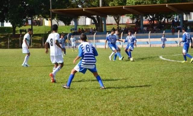 Come&ccedil;a amanh&atilde; as inscri&ccedil;&otilde;es de jovens para escola p&uacute;blica de futebol