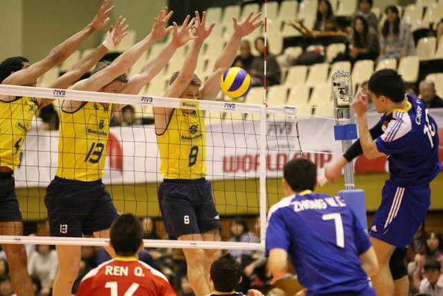  Brasil vence a China no tie-break na Copa do Mundo de V&ocirc;lei masculino