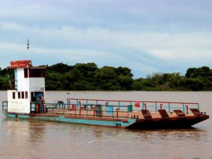 Rio Paraguai inunda Porto da Manga e Agesul suspende travessias de balsa