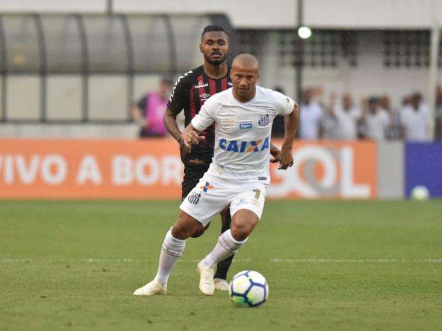 Com p&ecirc;nalti no &uacute;ltimo minuto, Santos vence o Atl&eacute;tico-PR por 1 a 0