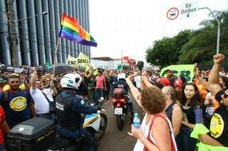 Manifestação na avenida Afonso Pena reuniu vários trabalhadores. (Foto: André Bittar)