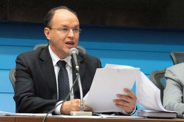 PMDB avalia adiar conven&ccedil;&atilde;o em que Puccinelli assumiria presid&ecirc;ncia